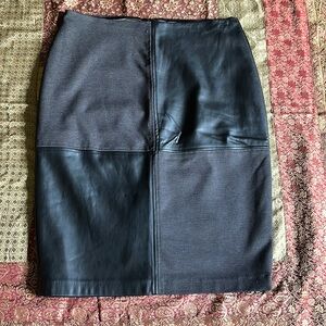 IVANKA TRUMP - Medium Black Vegan Skirt